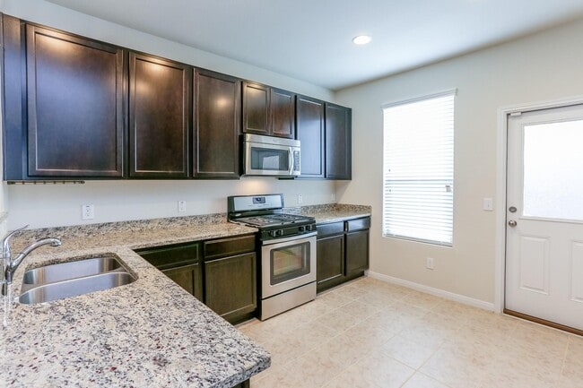 Photo - 914 Canyon Hill Ln