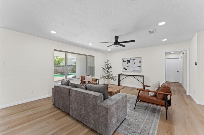 Photo - 2914 Riata Ln