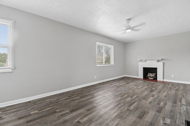 Building Photo - 375 S Chase Ave Unit 375 S Chase Ave #B