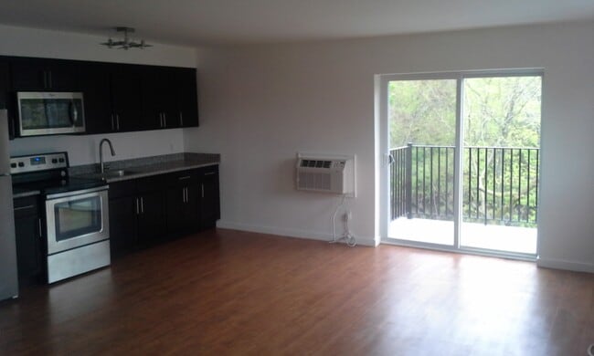 Photo - 1120 Eddystone Ave Unit 301