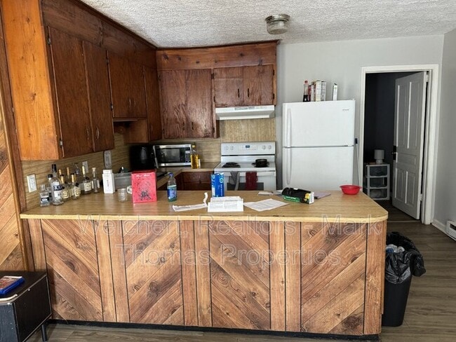 Photo - 402 School St