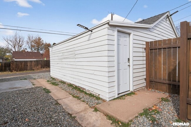 Photo - 4325 S Cherokee St