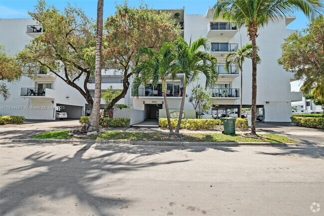 Building Photo - 3642 NE 171 St Unit 506 Rental
