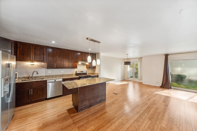 527 Winston Ln