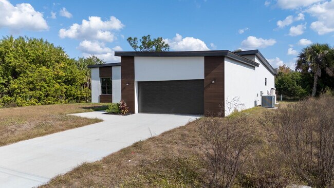 Photo - Brand New Construction 3/2 Canal Front Home for Rent in North Port