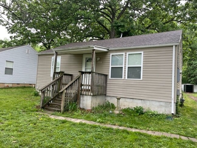 Cute 2 Bedroom Available Now! - Cute 2 Bedroom Available Now! House