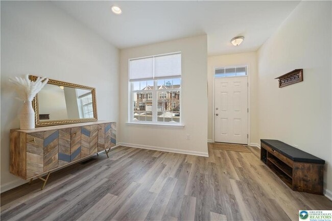 Photo - 358 Redclover Ln