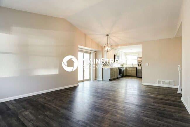 Photo - 3 Bedroom Pet-Friendly Home in Aurora, CO with Main Street Renewal
