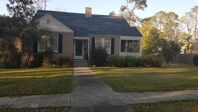 Photo - 817 W 1st Ave Casa