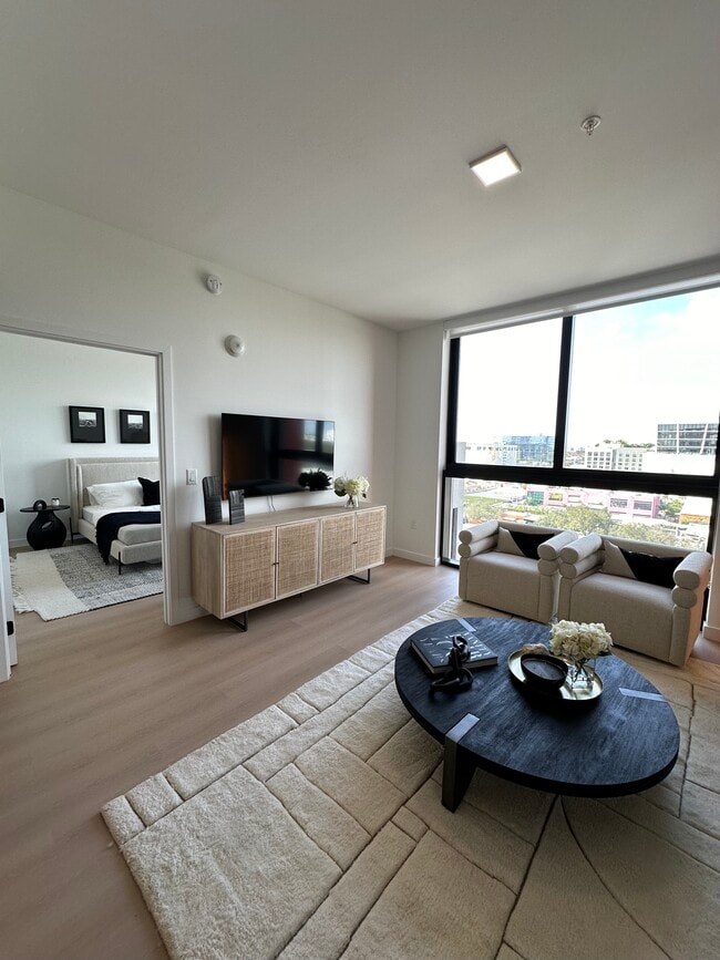 Building Photo - 90 NW 31st St Unit B9 Rental