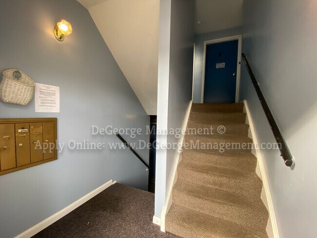 Photo - Woodside Court Apartments
