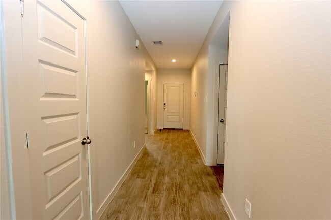 Photo - 8215 Brahman Ln