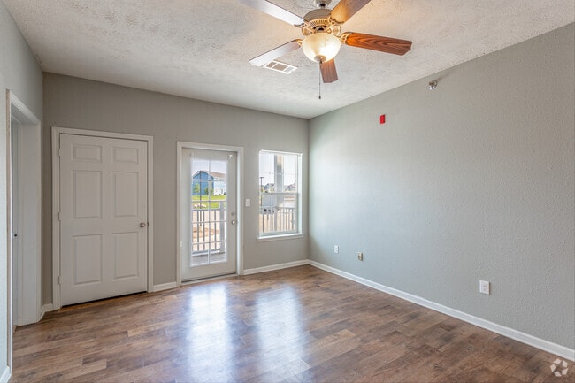 3BR, 2BA - 1,350SF