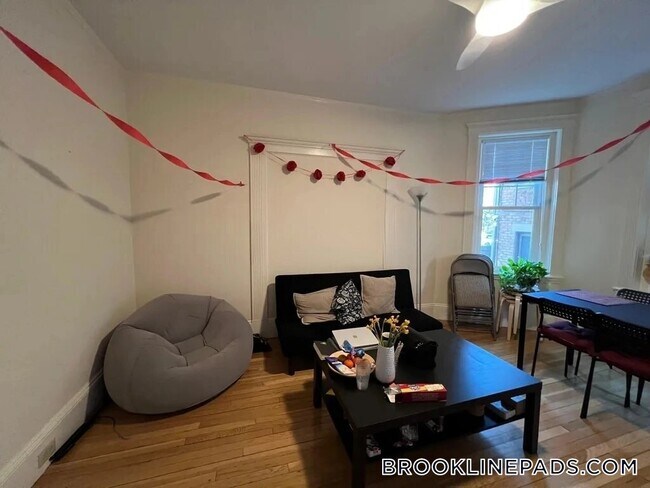 Building Photo - 73 Longwood Ave