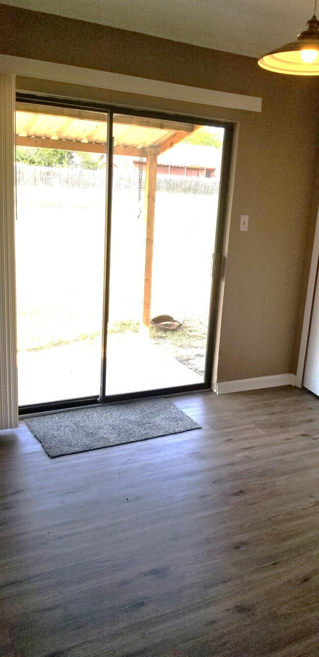 Photo - 3701 Daniels Dr