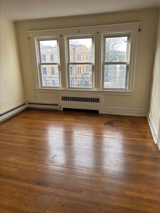 Building Photo - 478-480 Sanford Ave Unit 3