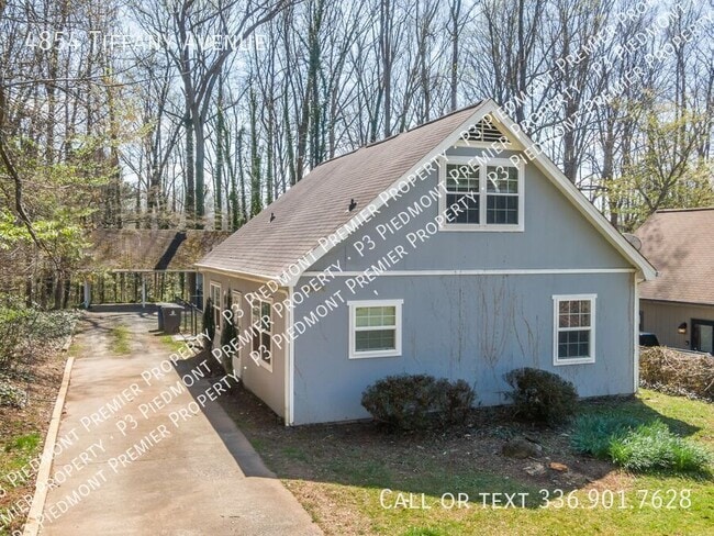 Photo - 4854 Tiffany Ave