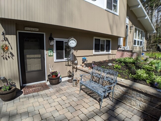 Building Photo - 40 Barton Dr Unit 40