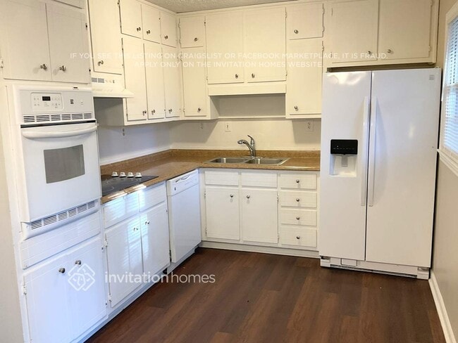 Photo - 2595 Pamela Dr SW