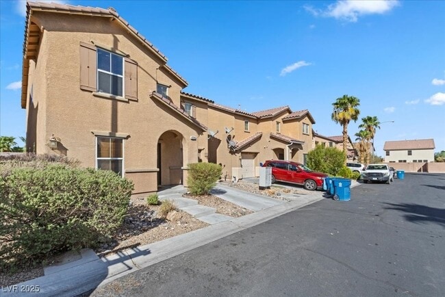 Building Photo - 4748 Golden Shimmer Ave