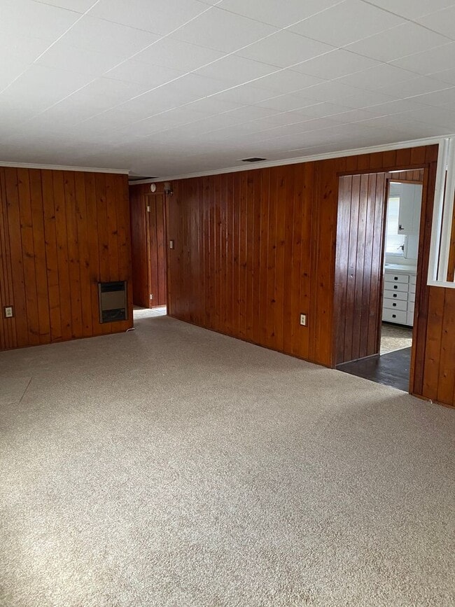 Photo - 2 bedroom 1 bath not too far from downtown...