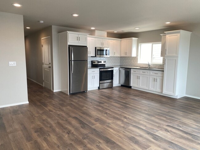 51 Phoebe Ln Unit F12