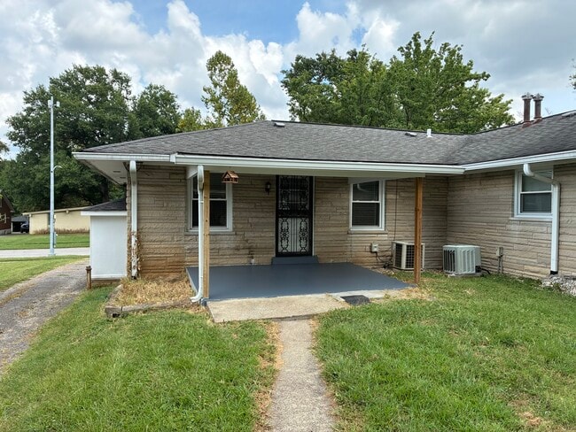 Photo - 132 Greenbriar Rd