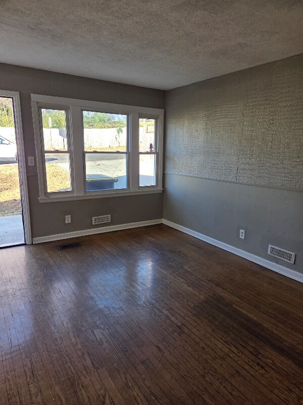 Photo - 5907 Jackson Ave