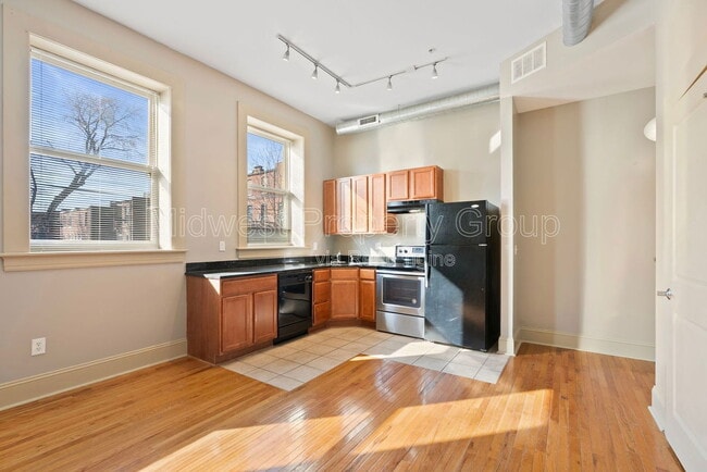 Building Photo - 4244 Chouteau Ave Unit 116