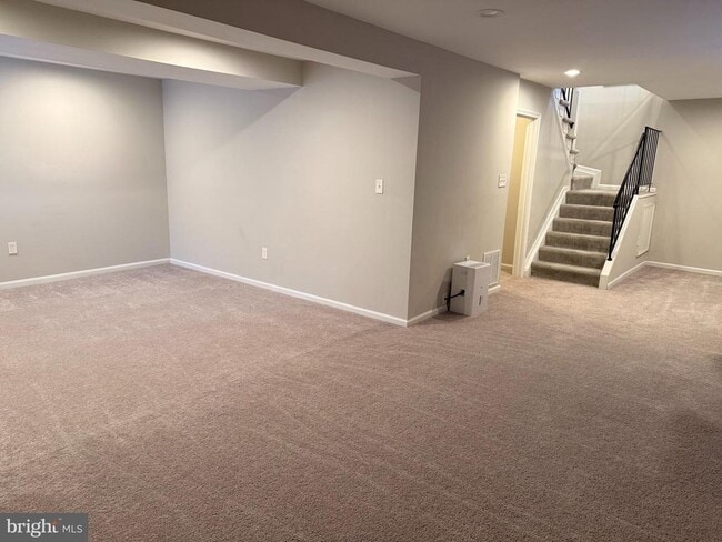 Photo - 2102 Willowtree Ln