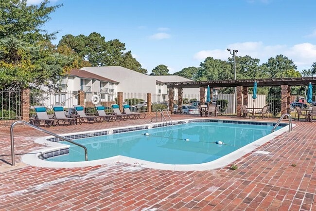 Pool - Park at Monticello