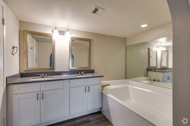 2&nbsp;HAB, 2&nbsp;BA - 1,200&nbsp;ft² - Indigo on Sunset