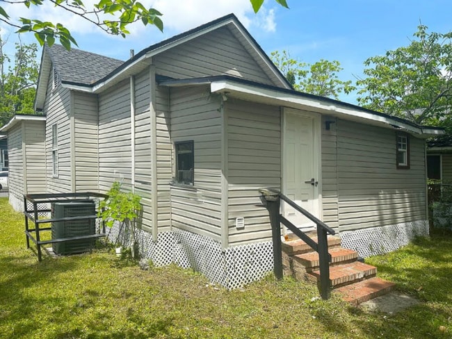 Building Photo - 1474 Windle St Rental