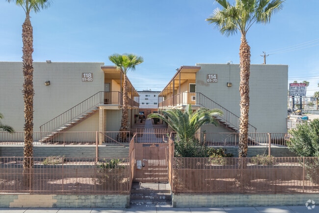 Entrada del edificio - Fremont Gardens