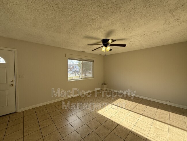 Photo - 733 Bellows Ave