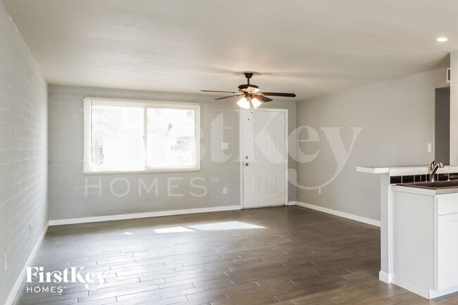 Photo - 3460 E Presidio Rd