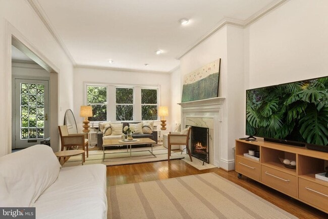 Photo - 2023 Belmont Rd NW