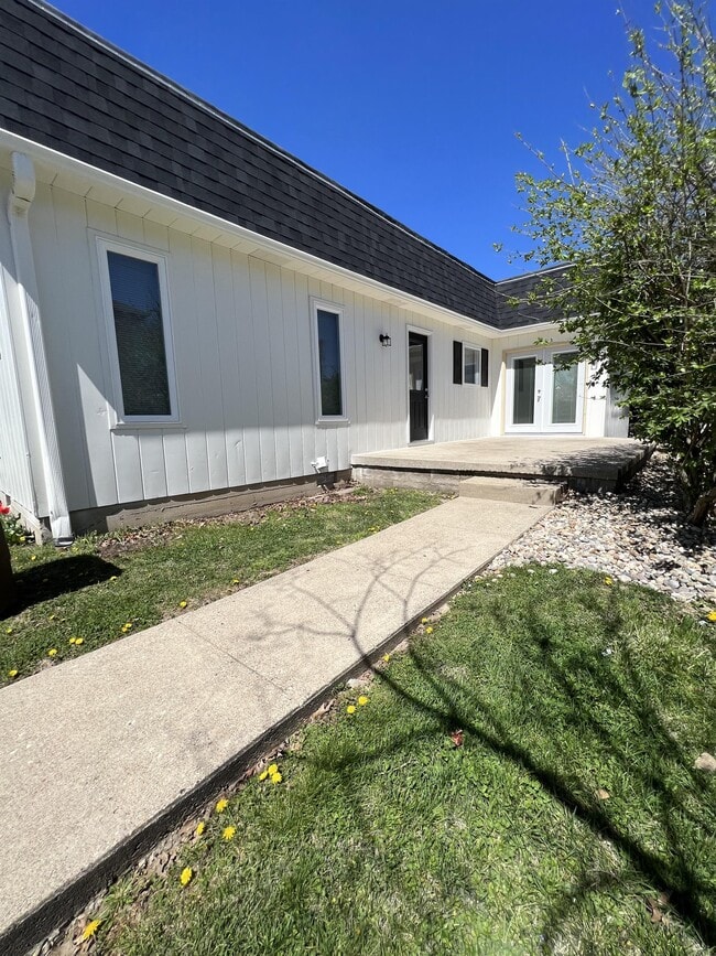 Photo - 17 E Blaine St