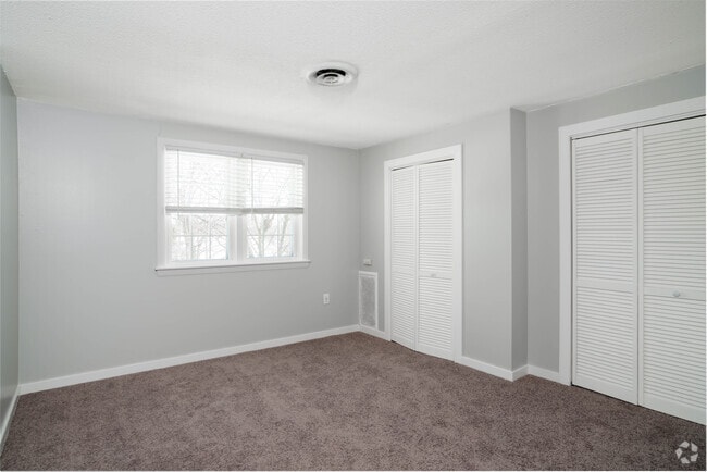 2BR, 1BA - 850SF - Primary Bedroom