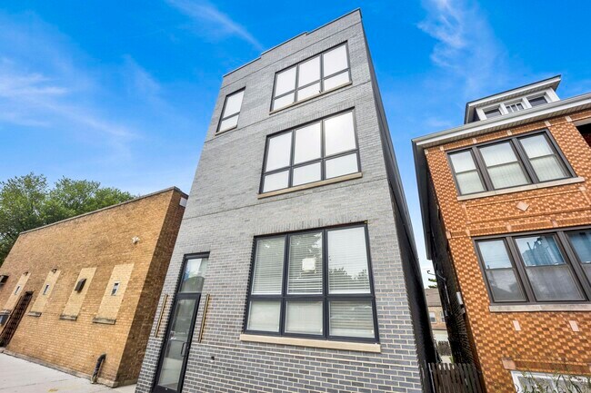 Building Photo - 2350 S Leavitt St Unit 3F Rental