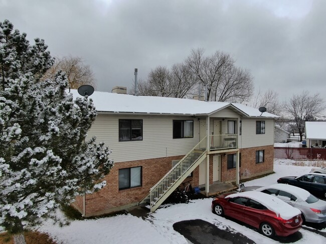 Building Photo - Logan 4-plex Unit 3 Up