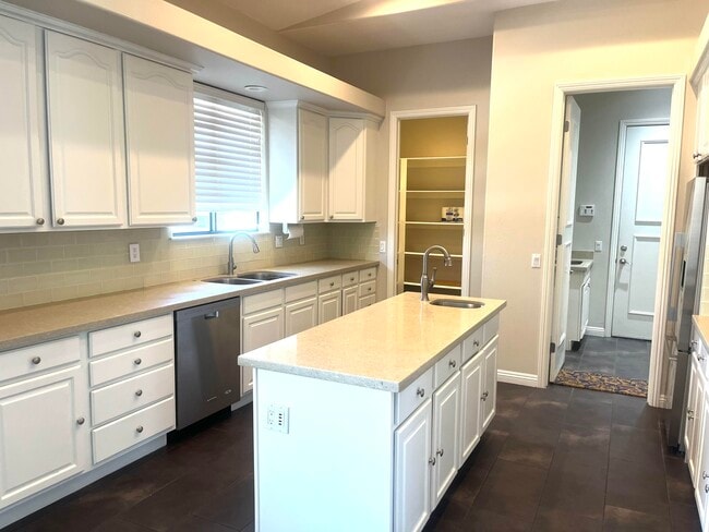 Photo - 11 Mission Palms Dr W