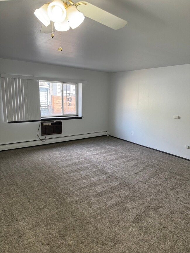 Photo - 2455 N Maryland Ave Unit 106