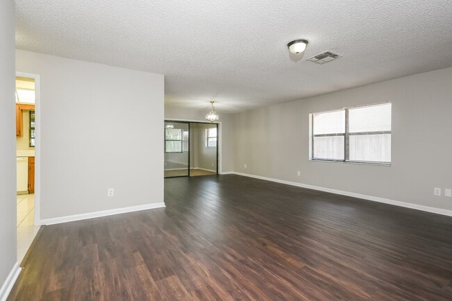 Photo - 104 Lake Daisy Terrace