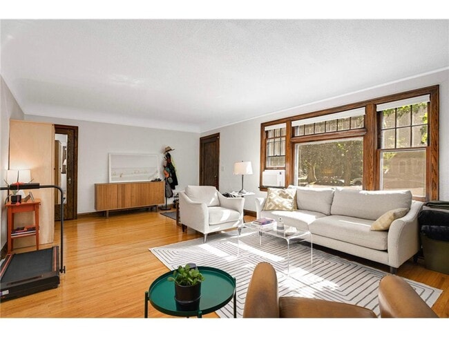 Photo - 4304 Beard Ave S