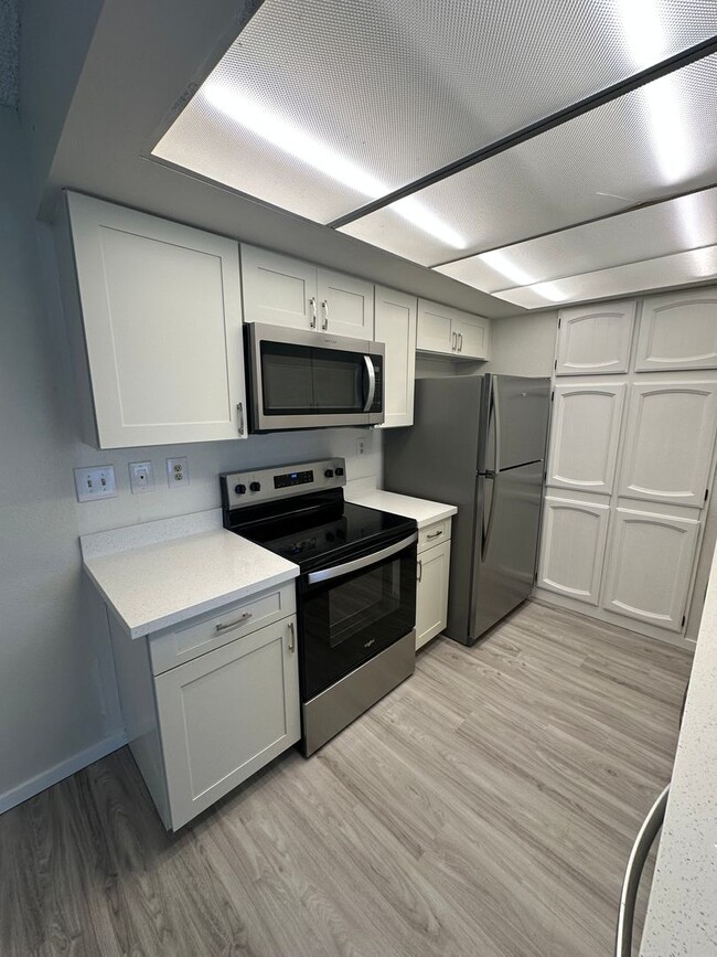 Photo - Newly Renovated 3 BD / 2 BA Townhome in Pearl City!