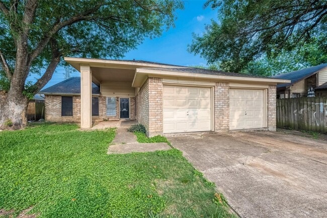 Building Photo - 11203 Pender Ln