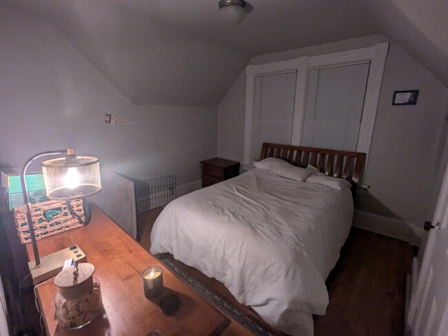 Photo - 2247A N. Summit Ave Unit Upper