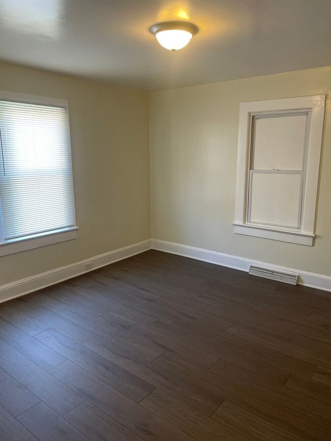 Photo - 1320 Marne St