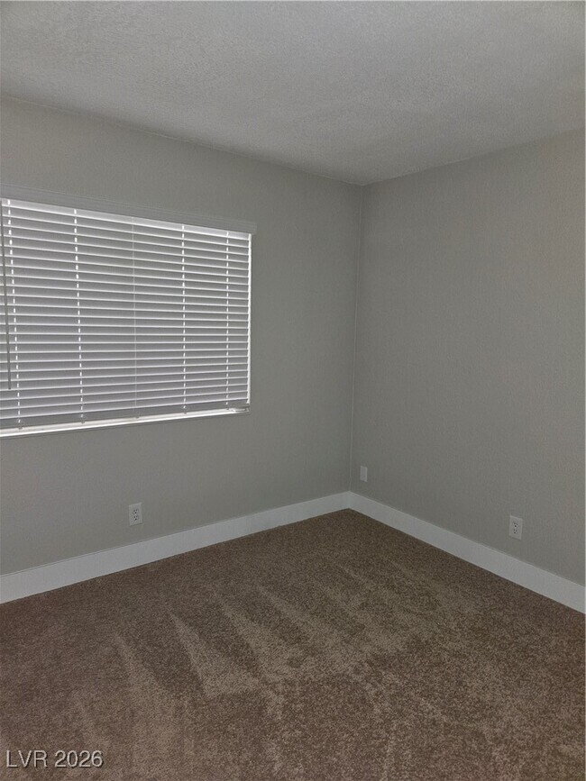 Photo - 6764 Groveview Ln